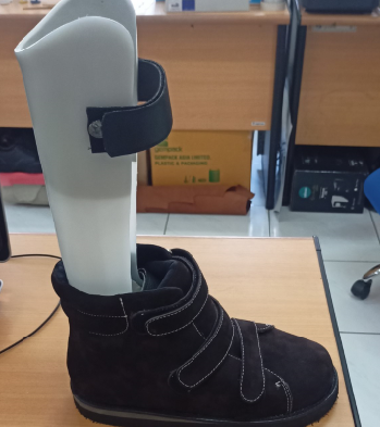 sepatu adaptif